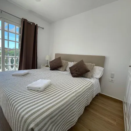 Apartman Gustamar 13 *