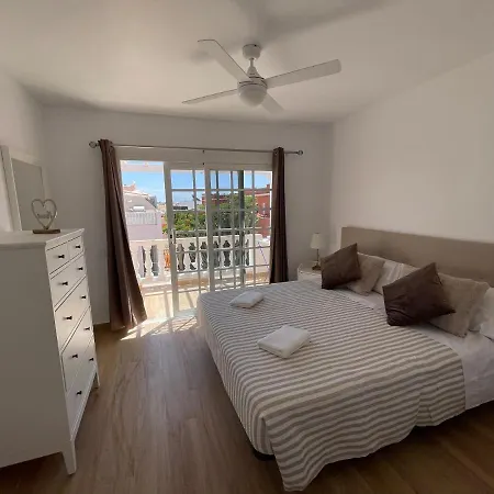 Apartman Gustamar 13 *